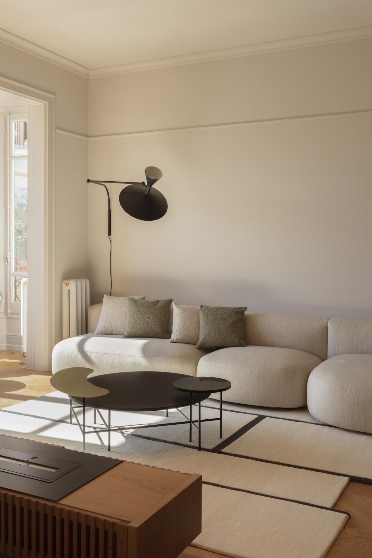 This Barcelona Apartment is an Ode to the Relaxed Mediterranean Spirit 