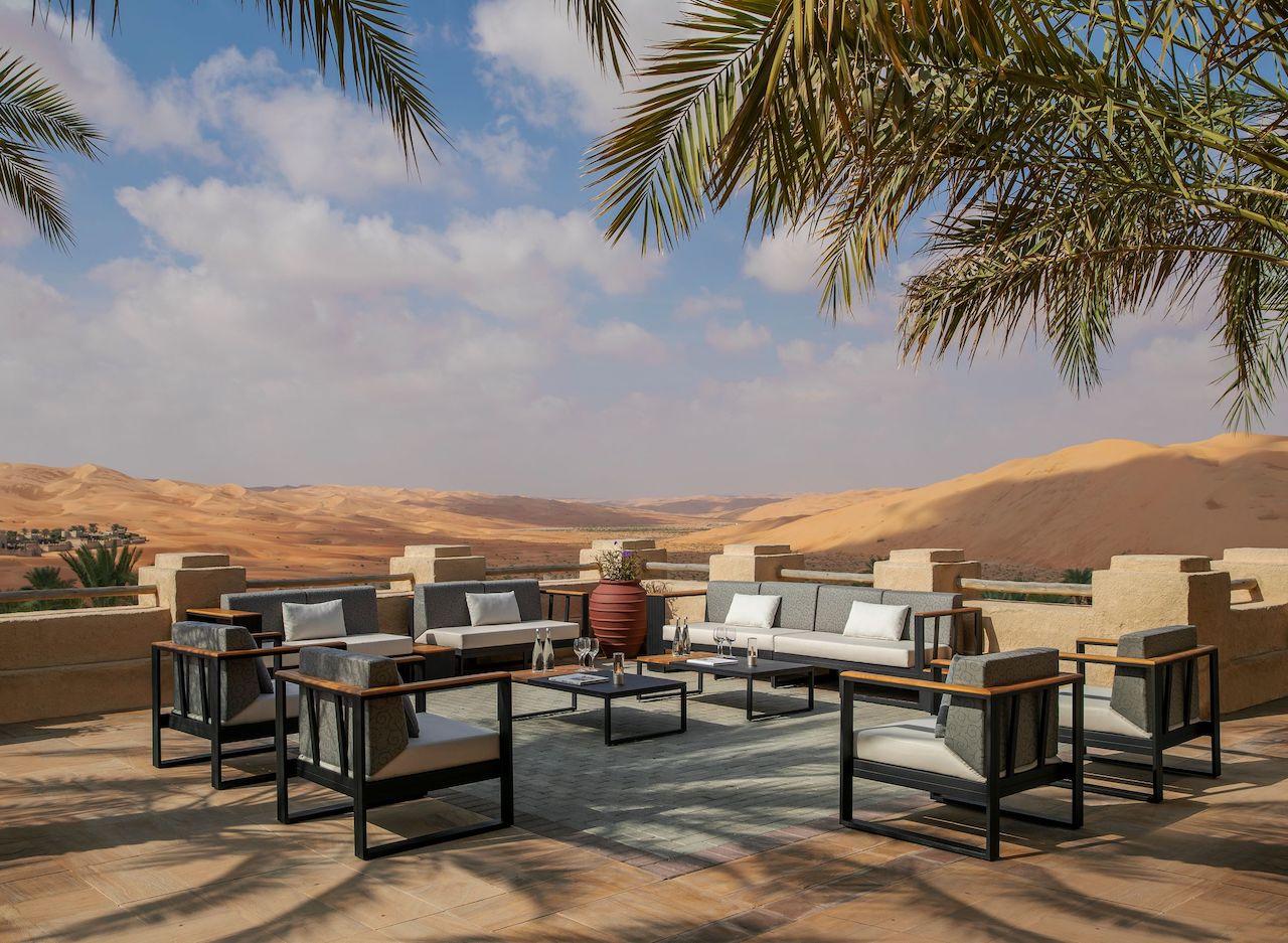 沙漠中的度假酒店，融合現代與傳統阿拉伯設計