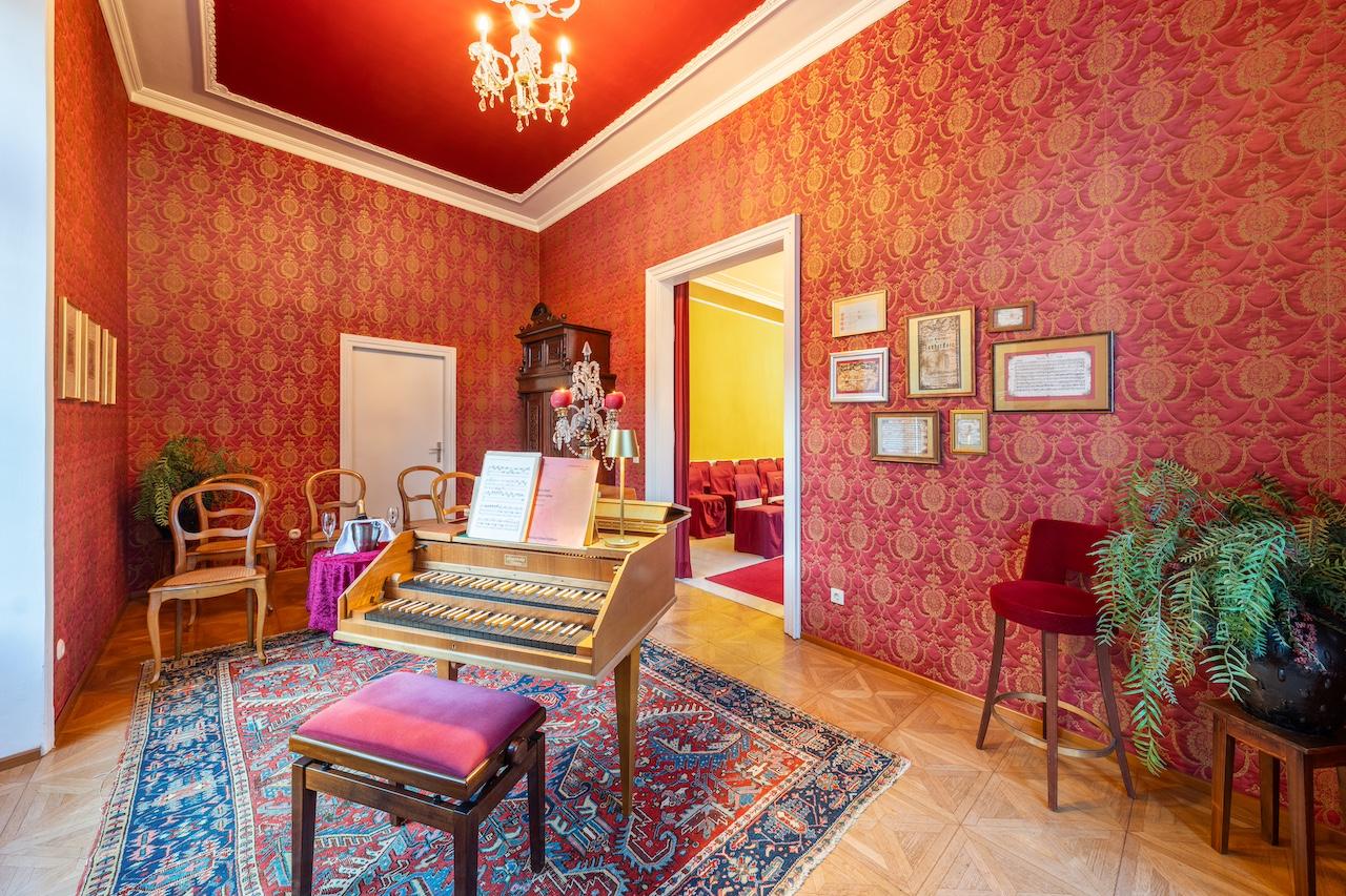 音樂家莫扎特曾入住的奧地利古堡，紐約蘇富比公開拍賣