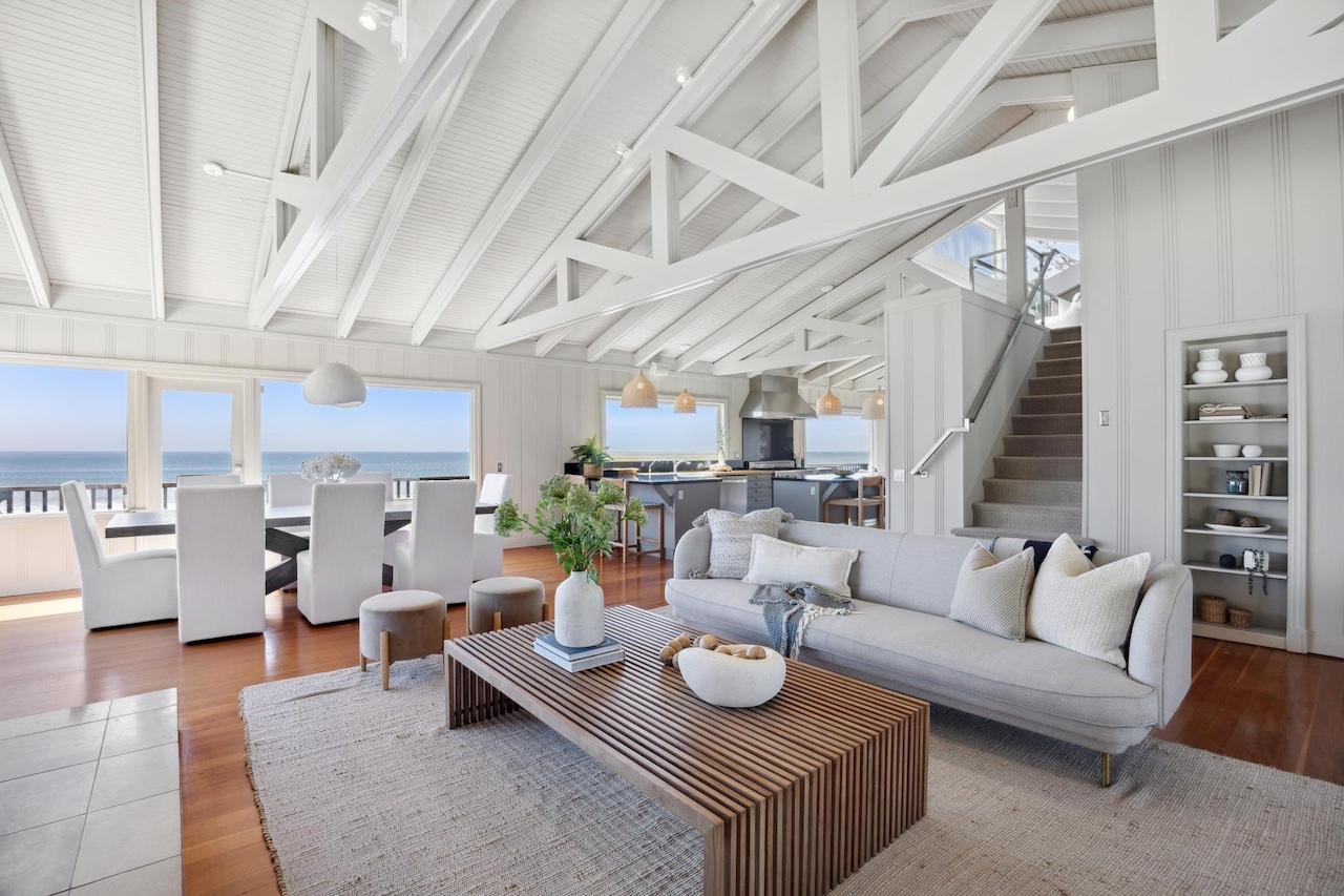 On The Market: American Singer Grace Slick's Seaside Villa in San Francisco, USA