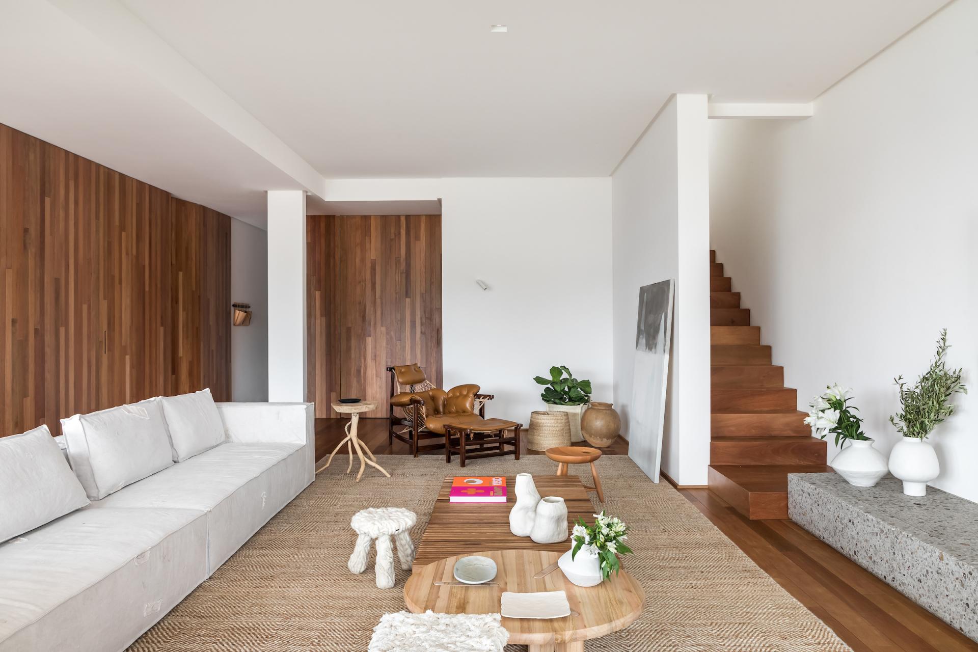 Elegance Meets Modern in Simara Mello's Duplex Penthouse