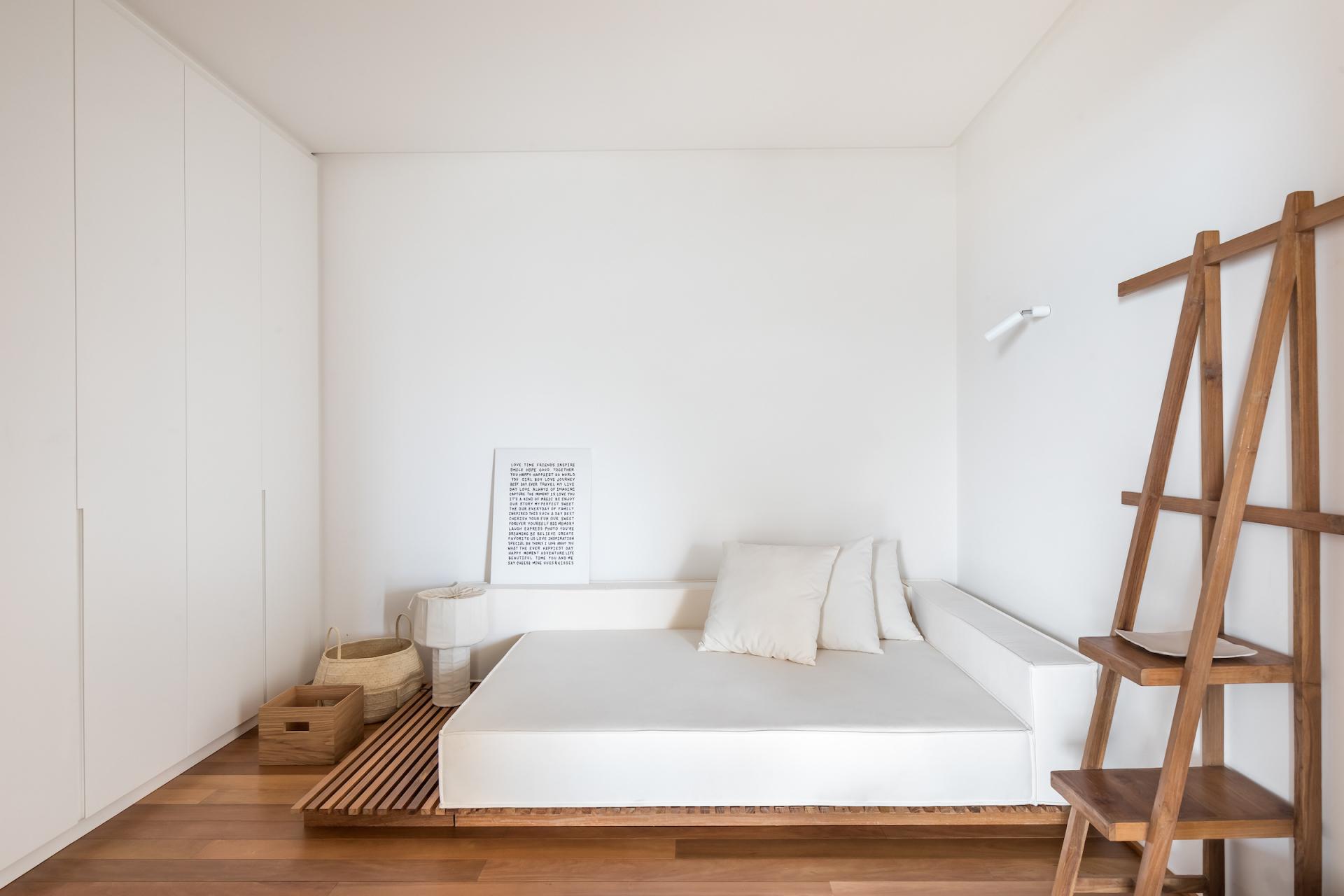 Elegance Meets Modern in Simara Mello's Duplex Penthouse