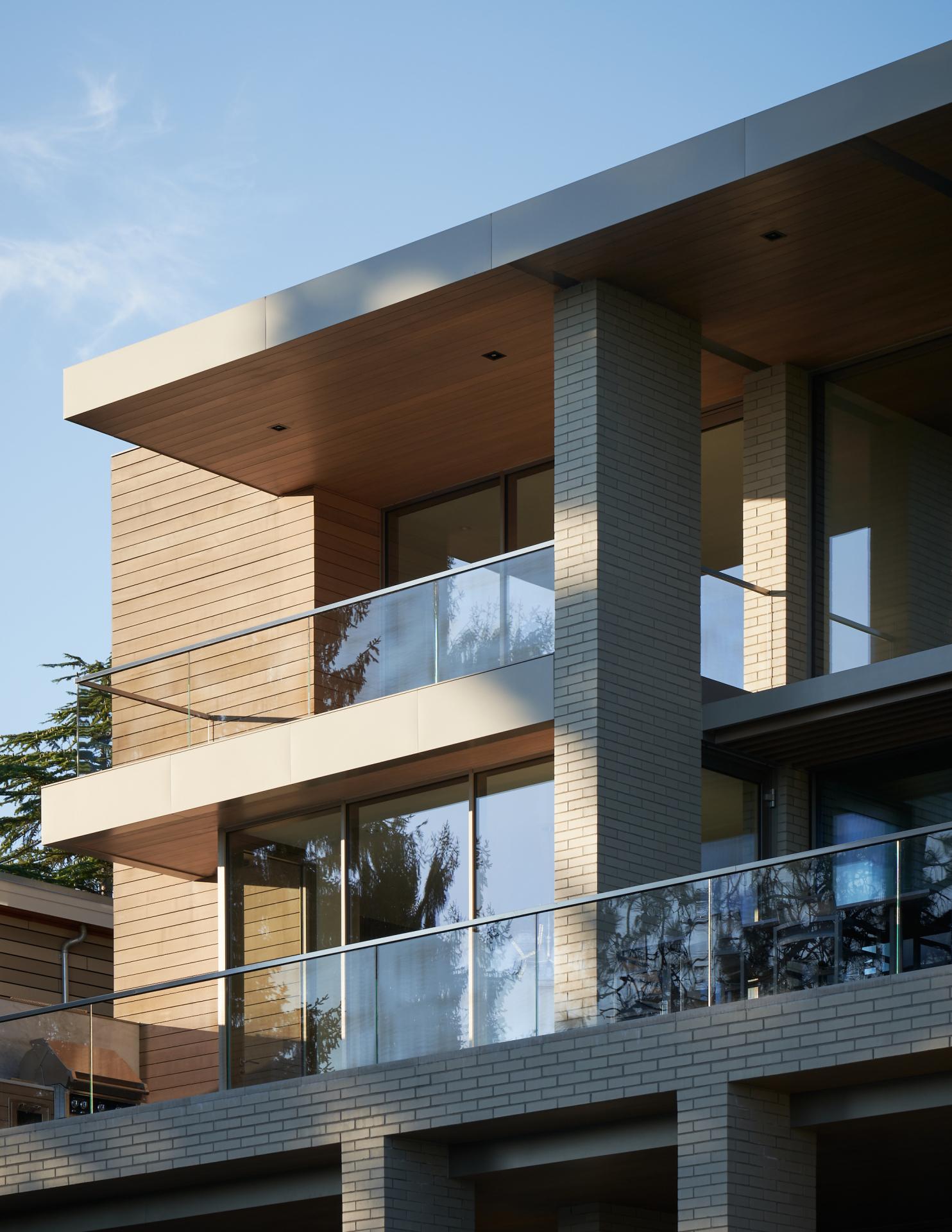 A Stunning 12,000 sq. ft. All-Glass, Two-Story Lake House in Seattle