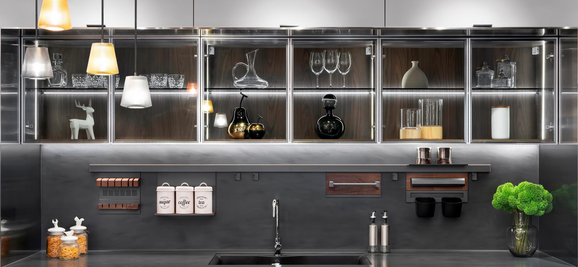 Mia Cucina’s Twilight Kitchen is a Sleek Beauty with Many Tricks up its Sleeves