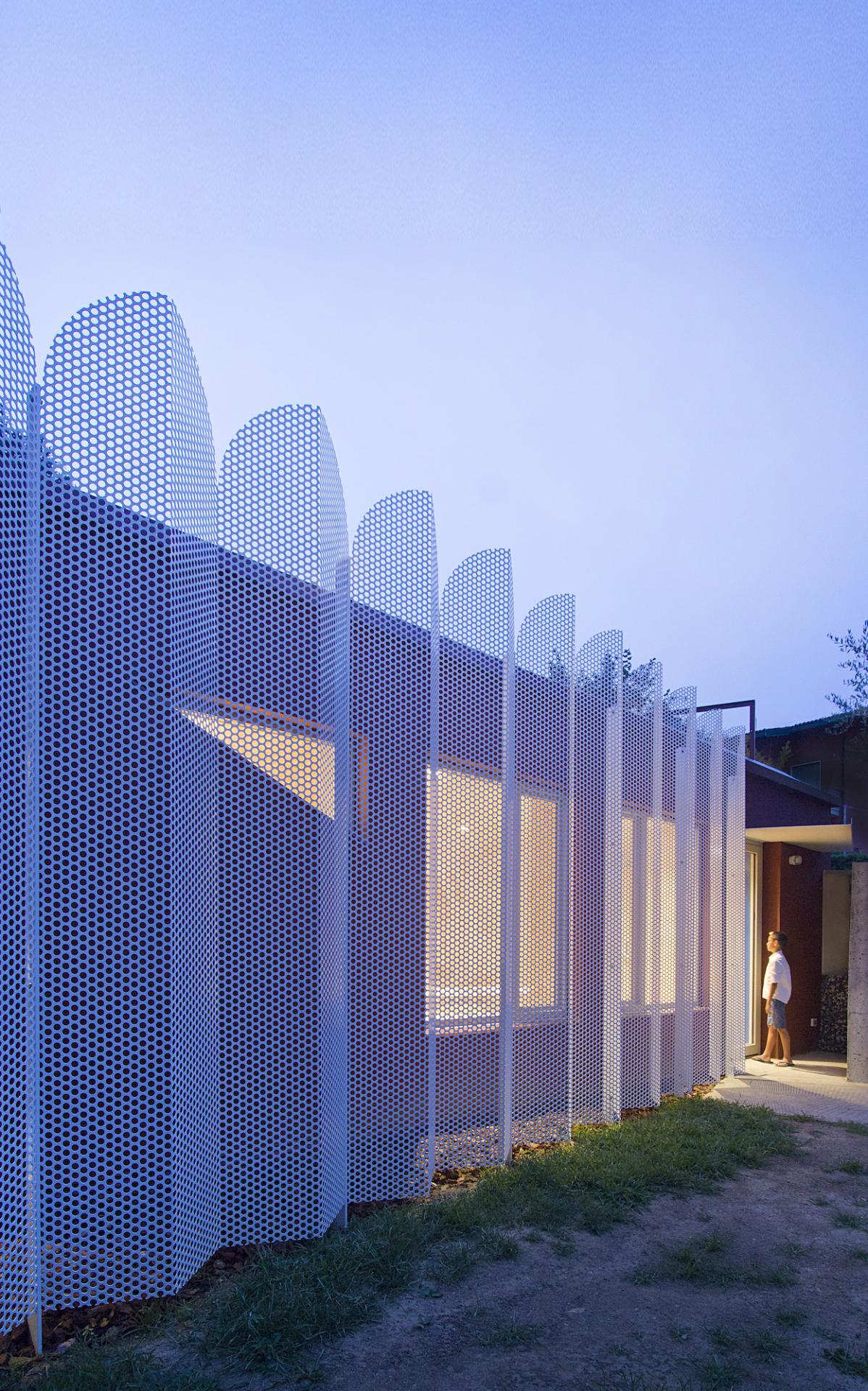 Indigo Blue and OSB Wood Come Together for a Delightful Pied-à-terre in Bergamo