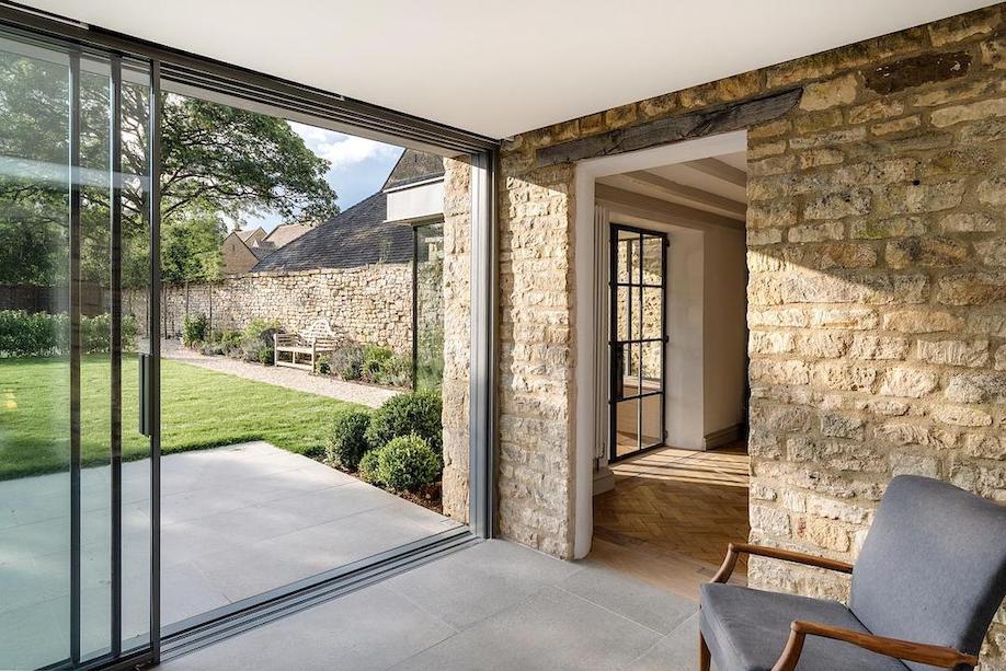 Design Storey Architects Bring 19th-Century Coach House in Cotswolds, England Back to Life