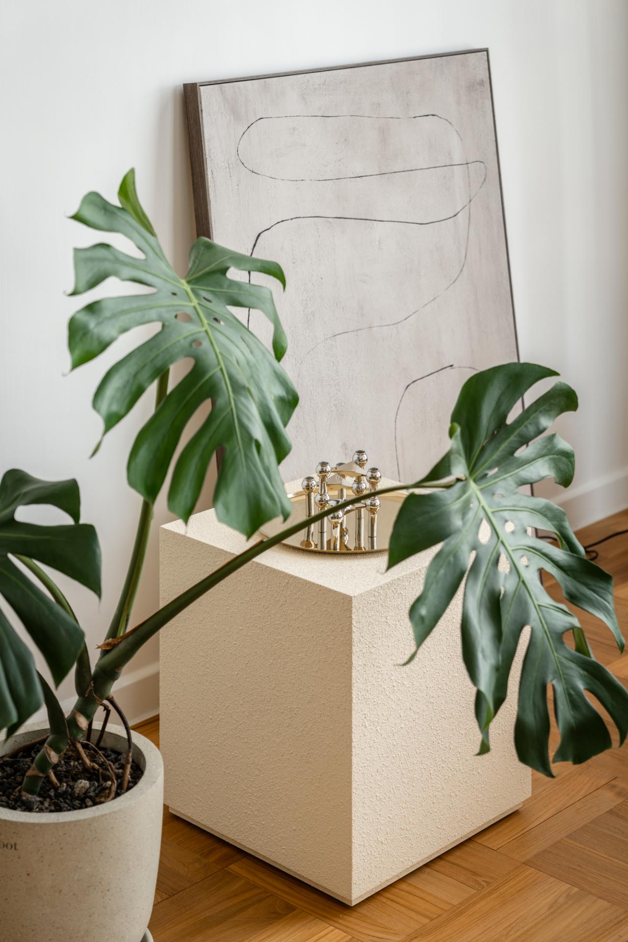 How Styling Turns a Rented Hong Kong Apartment into Modern Spanish Retreat