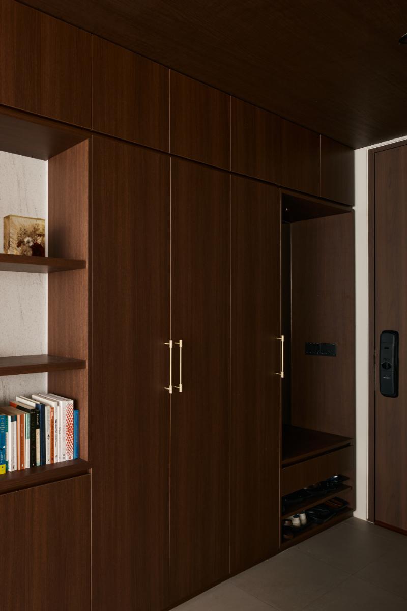 Inside a 775 sq.ft Singapore Abode Where Nature Meets Form
