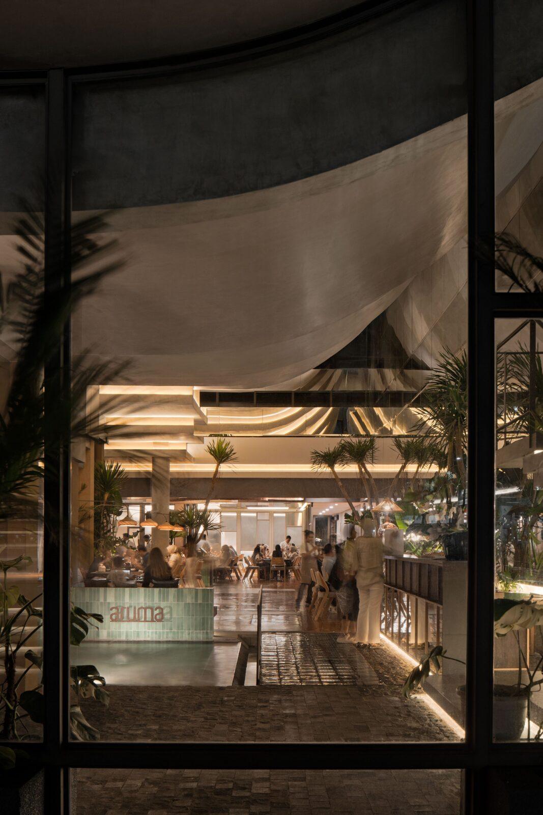 How Split-level Design Created an Eco-Friendly Urban Oasis