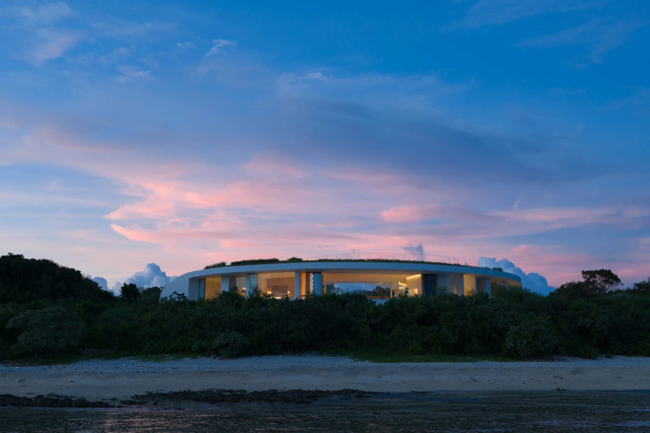 由藤本壯介打造的石垣島夢幻別墅：NOT A HOTEL ISHIGAKI “EARTH"