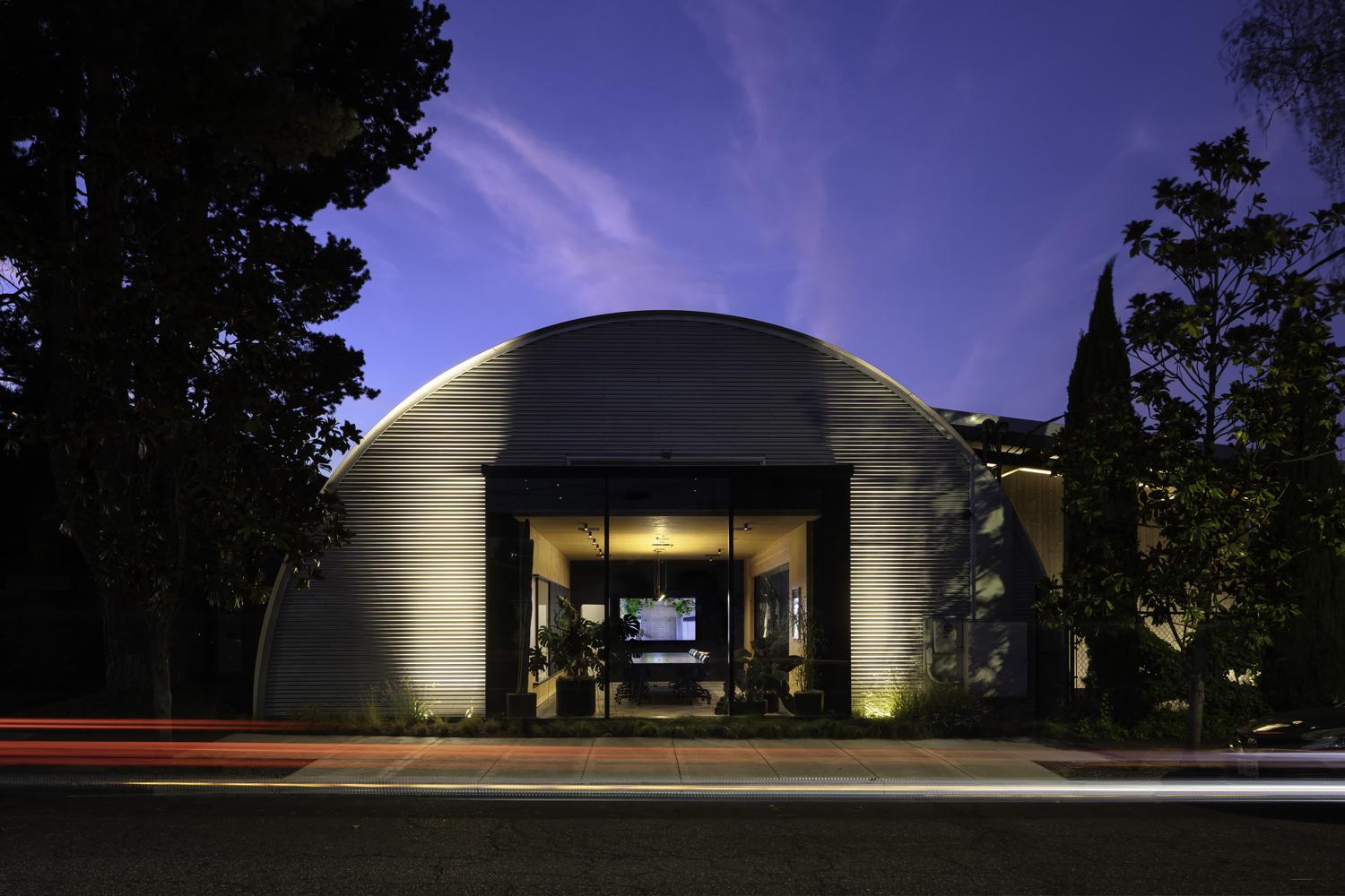 美國Skylab Architecture多功能辦公空間，工業風與自然共融的創意設計