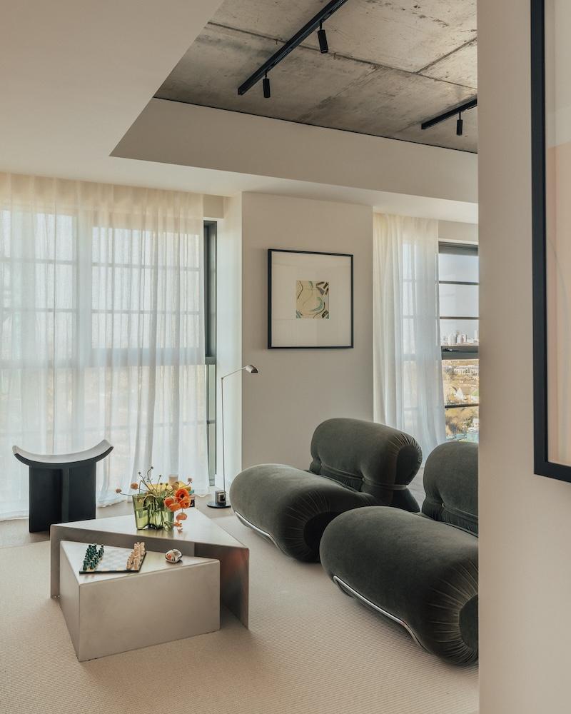 Inside an Art-filled London Show Flat in the Clouds