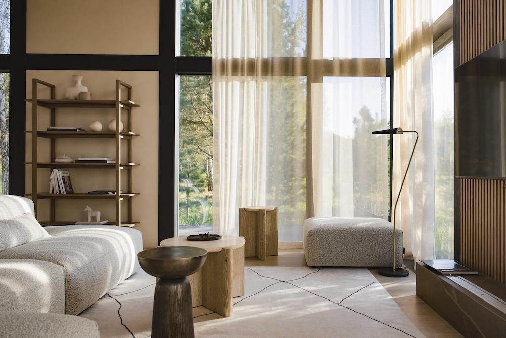 Japandi and Wabi-sabi Make for a Zen-filled Dwelling in the Woods
