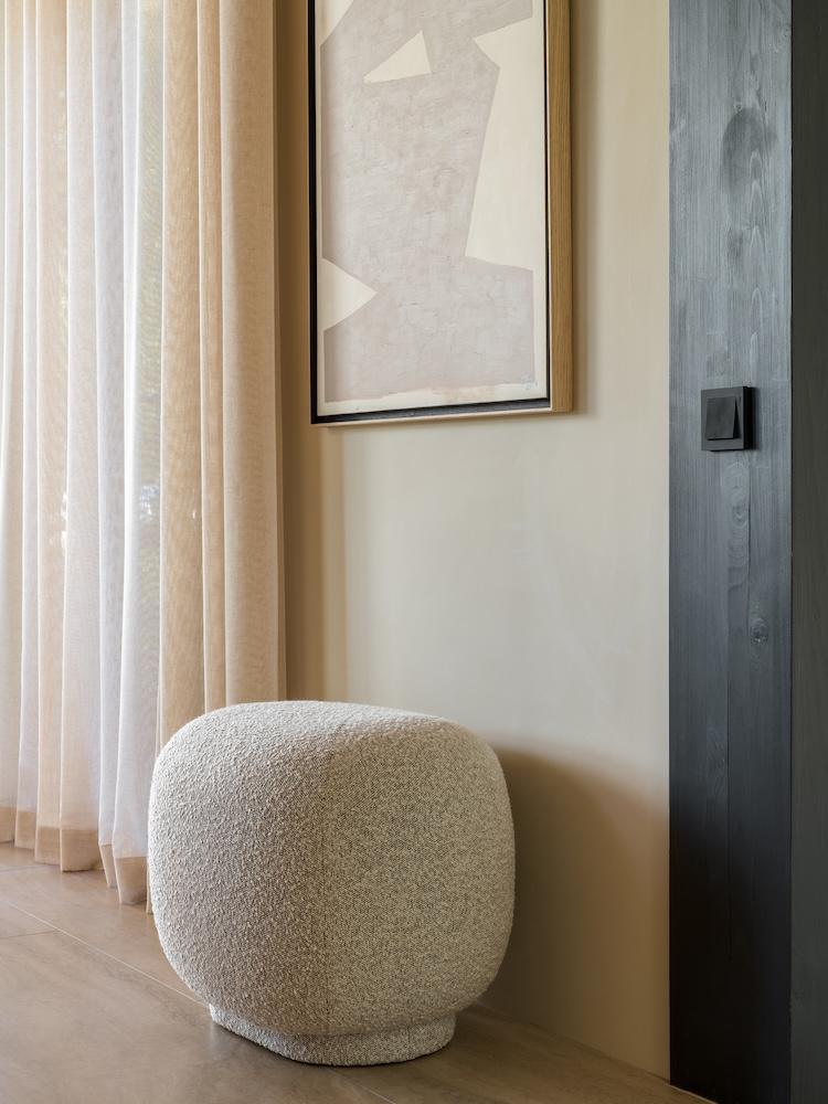 Japandi and Wabi-sabi Make for a Zen-filled Dwelling in the Woods
