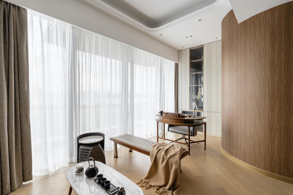 2,670 Sq.ft Camellia Avenue Abode Showcases a Soft Luxury Aesthetic