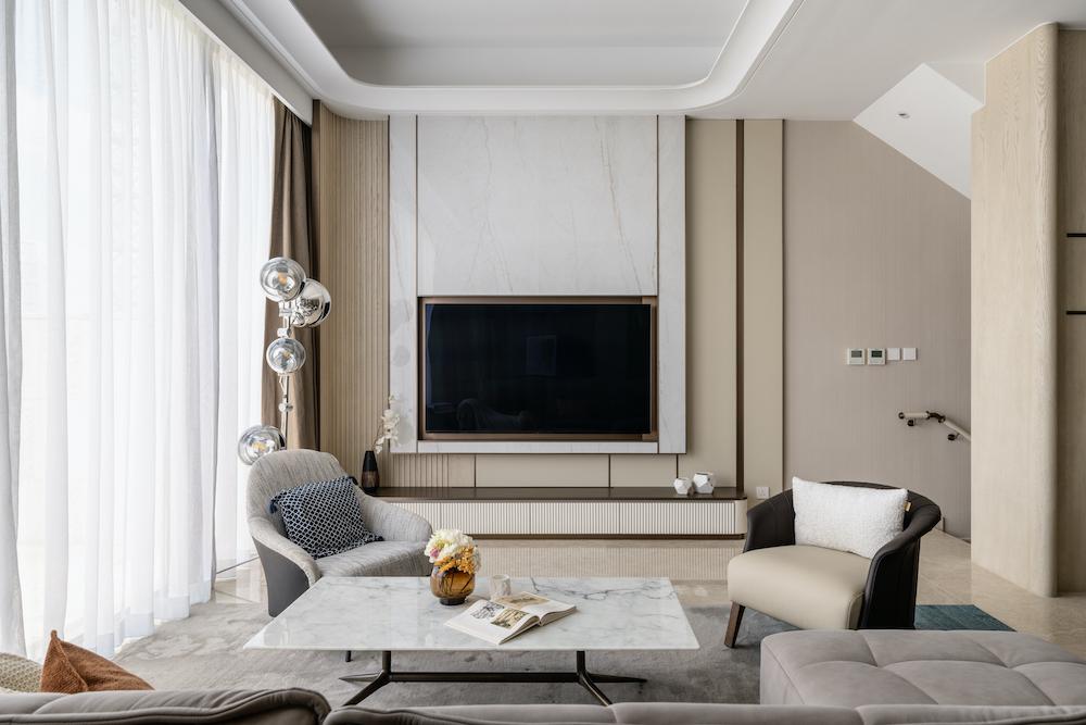 2,670 Sq.ft Camellia Avenue Abode Showcases a Soft Luxury Aesthetic