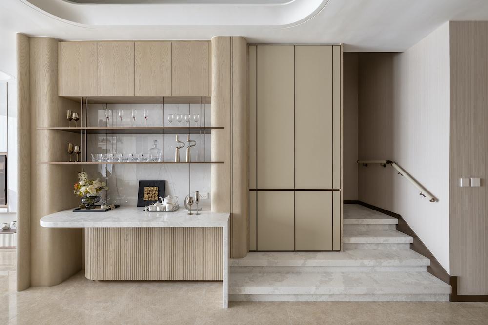 2,670 Sq.ft Camellia Avenue Abode Showcases a Soft Luxury Aesthetic