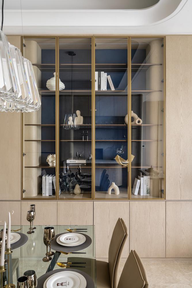 2,670 Sq.ft Camellia Avenue Abode Showcases a Soft Luxury Aesthetic