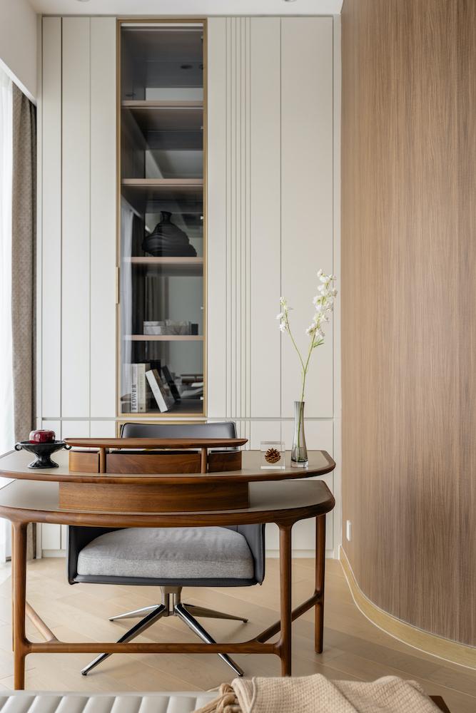 2,670 Sq.ft Camellia Avenue Abode Showcases a Soft Luxury Aesthetic