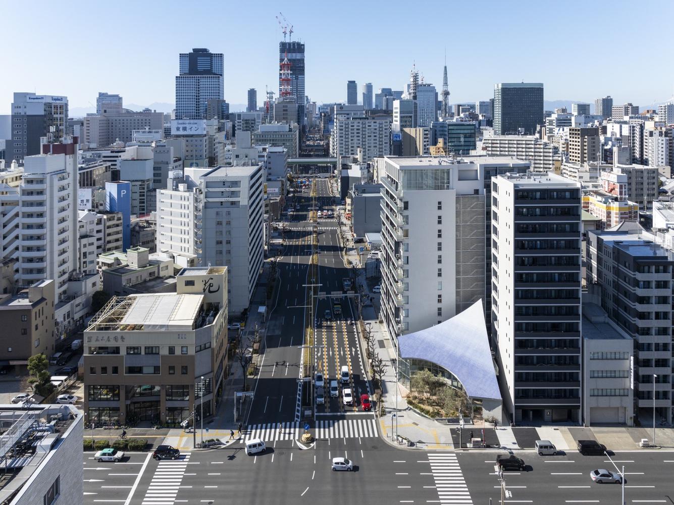 名古屋藍色磁磚屋頂咖啡店，由日本建築師永山祐子精心打造