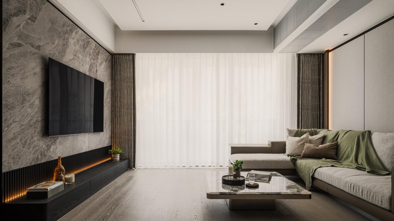 Inside a 1,388 Sq.ft Villa Lucca Apartment with Depth and Contrast