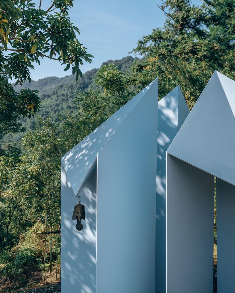 廣東惠州南崑山「半山雲海驛站」，三座隱於山林間的詩意建築