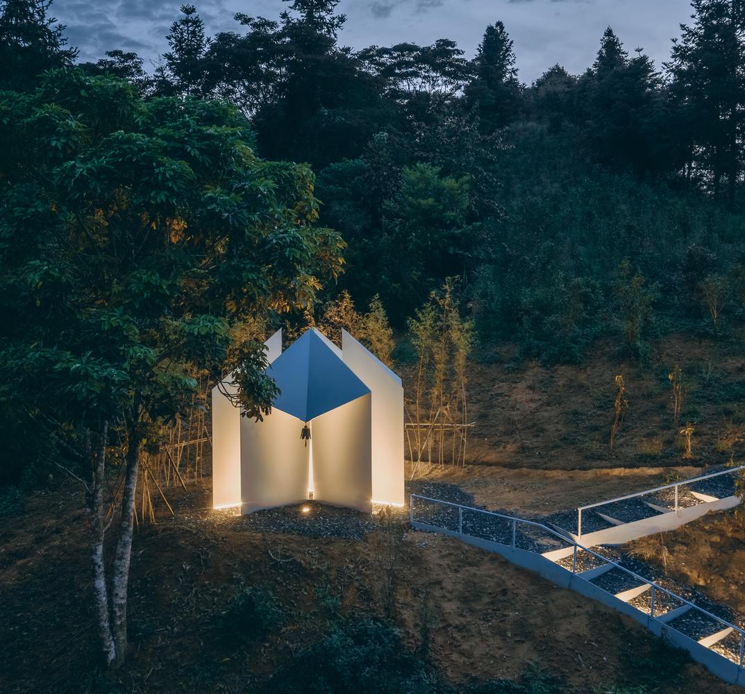 廣東惠州南崑山「半山雲海驛站」，三座隱於山林間的詩意建築