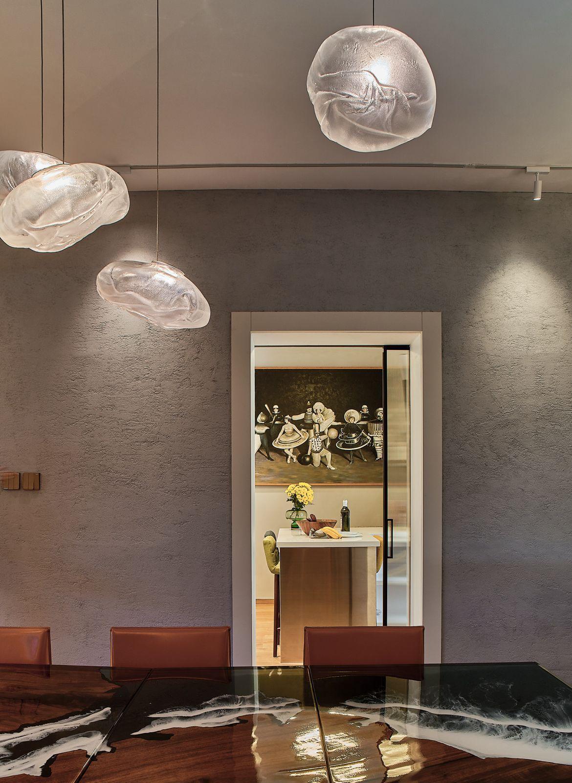 This Hillside Residence For An Accomplished Pipe Organist Defies Convention