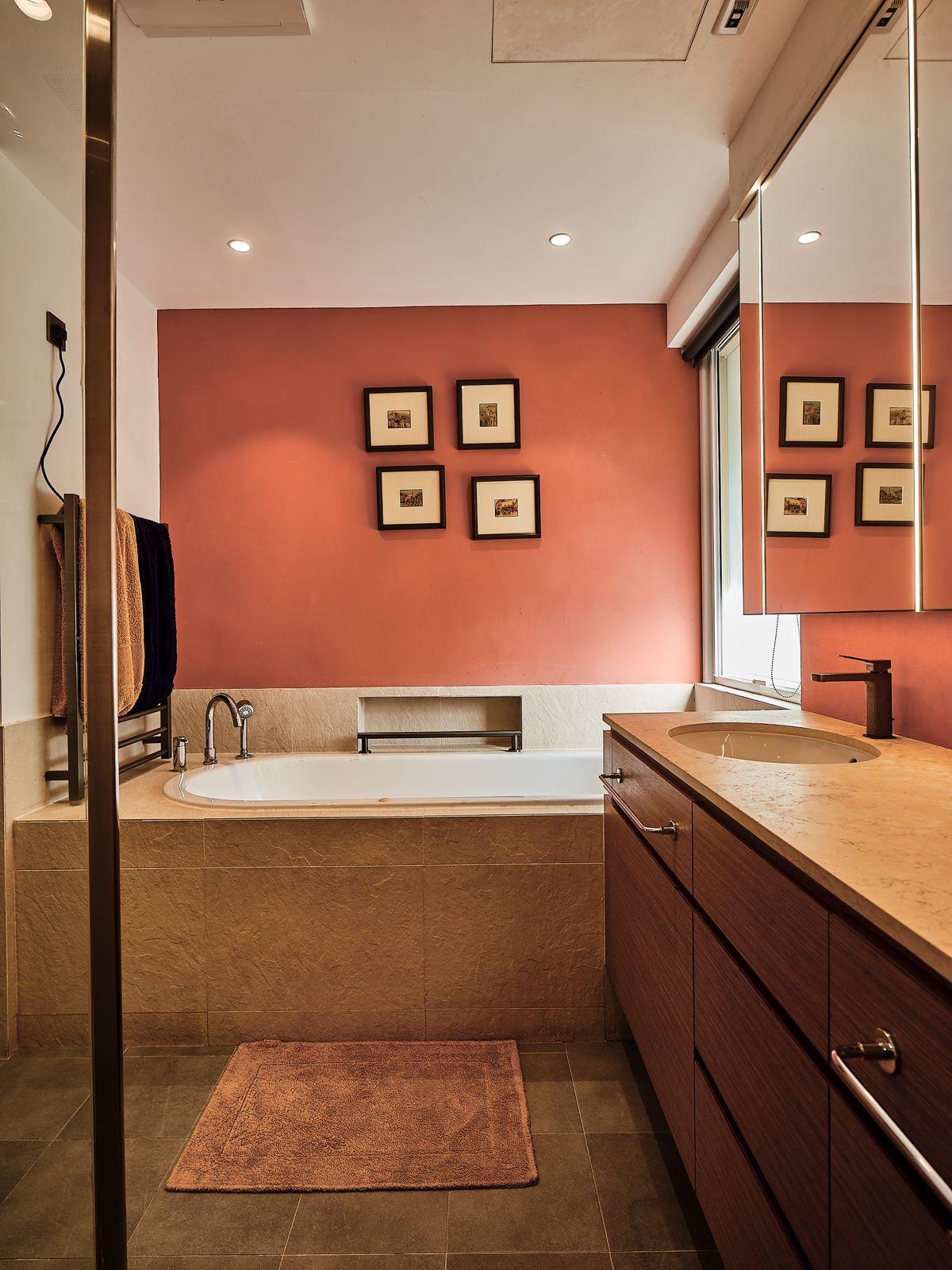 This Hillside Residence For An Accomplished Pipe Organist Defies Convention