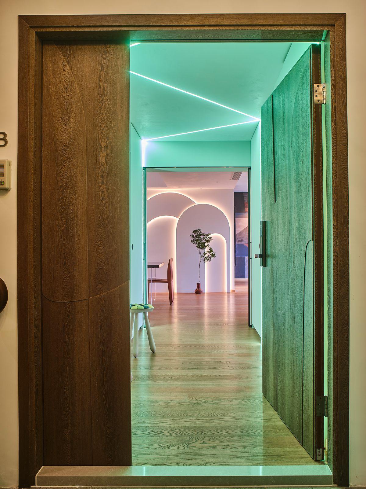 This Hillside Residence For An Accomplished Pipe Organist Defies Convention