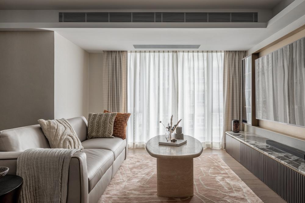 Quiet Luxury Permeates Throughout this 1,368 sq.ft City Garden Abode