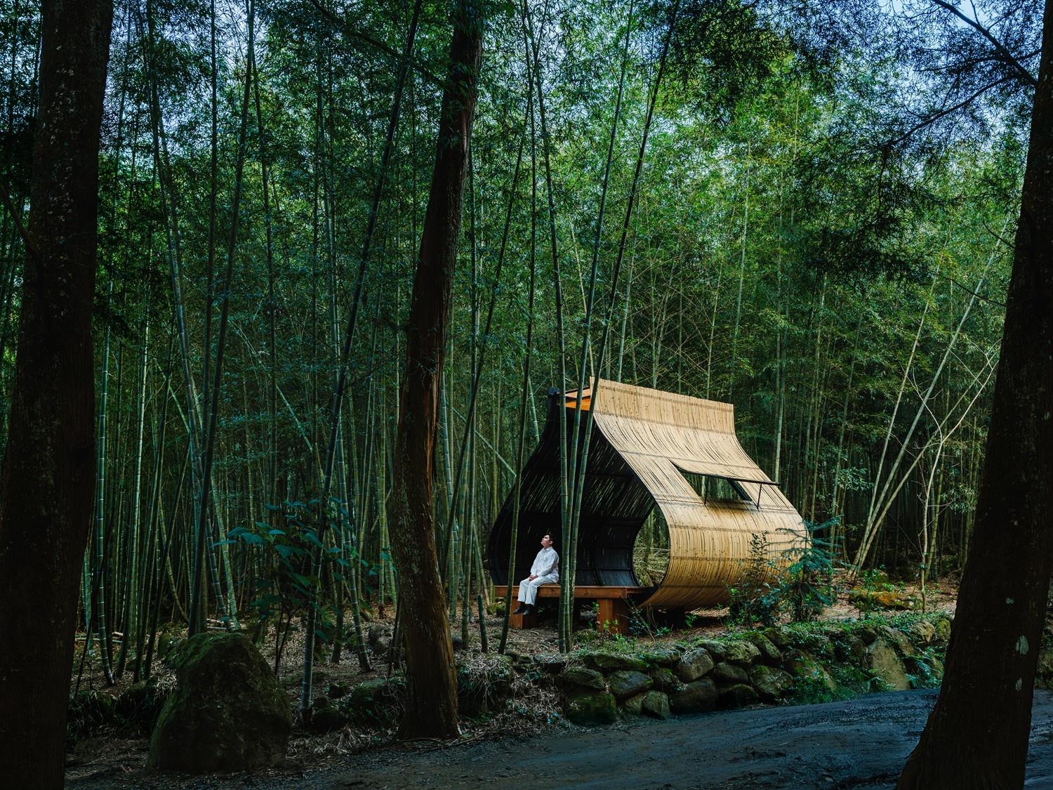 隱於台灣南投竹林的「粽子」小竹屋，由范承宗以竹編出幽玄之美