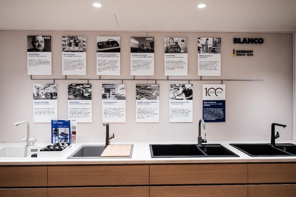 Inside the House of Great Treasure Showroom in Causeway Bay