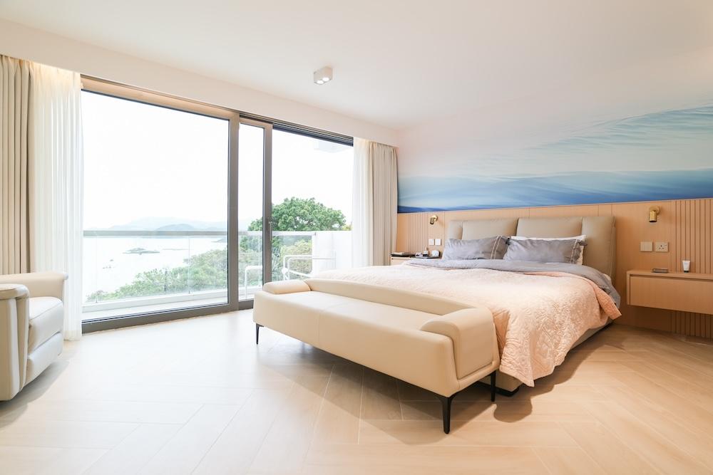This Sai Kung Villa Blurs the Boundaries Between Indoor and Outdoor Living