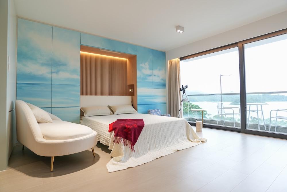 This Sai Kung Villa Blurs the Boundaries Between Indoor and Outdoor Living